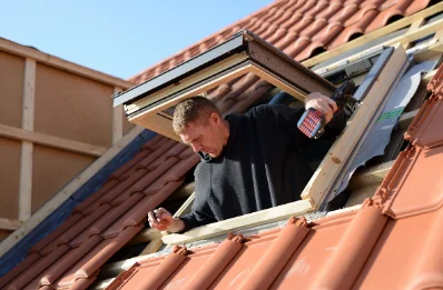 Pose de fenêtres de toit Velux à Assay